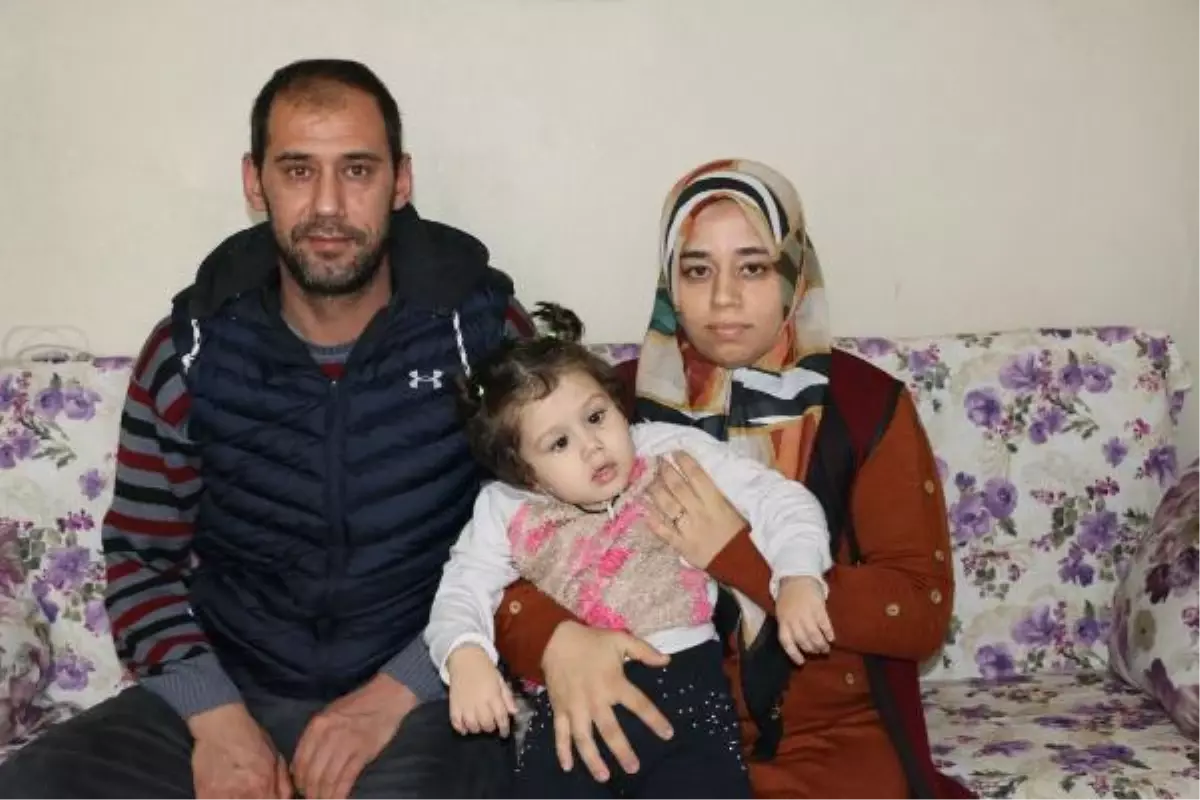 Hastalığına teşhis konulamadığı için yürüyemeyen Ayşegül yardım bekliyor