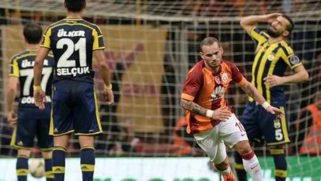 Wesley Sneijder scores for F. Garden-G. House: The match will end 1-1