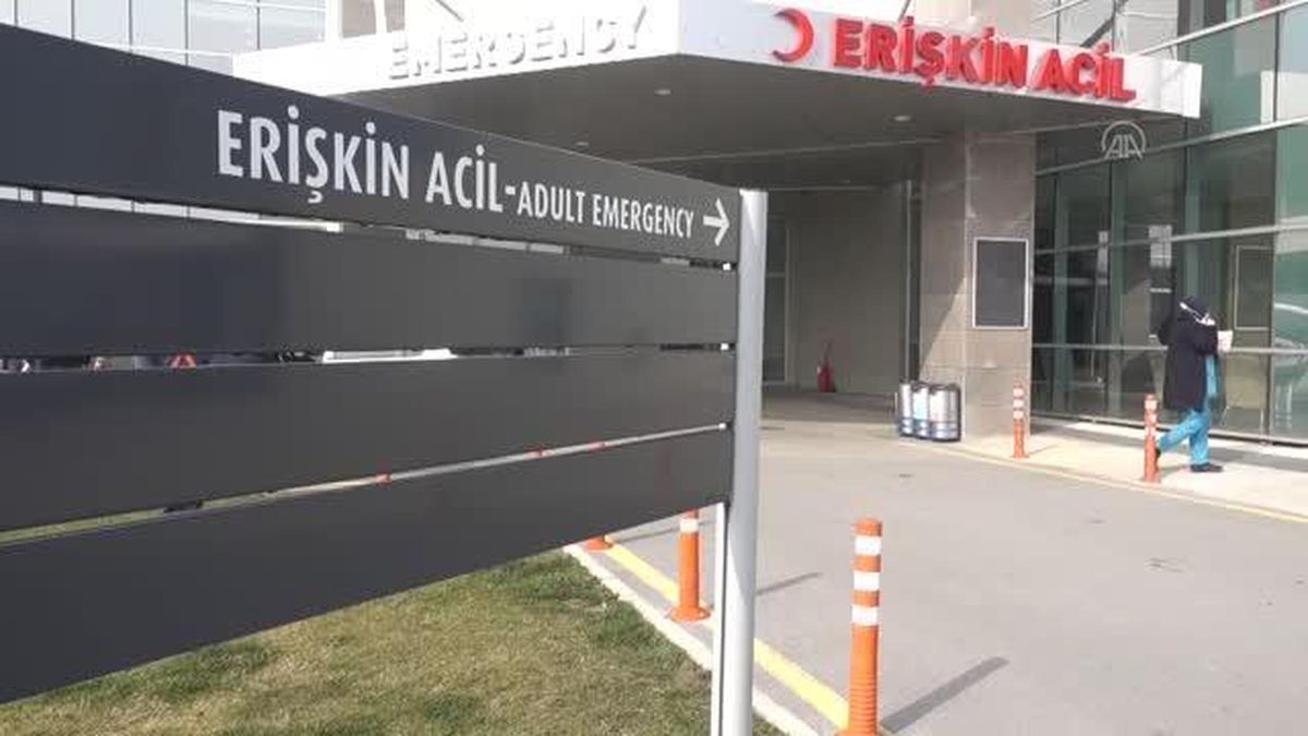 Manisa'da başkalarına ait gayrimenkulleri sahte kimlikle satmaya çalışan 2 şüpheli yakalandı