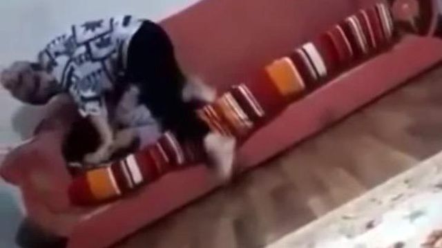 cocuguna siddet uygulayan kadinin goruntuleri 13911140 4556 o