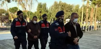 Foça'da 3 saatte 3 hırsızlık olayına karışan 2 şüpheliye güvenlik kamerası yakalattı