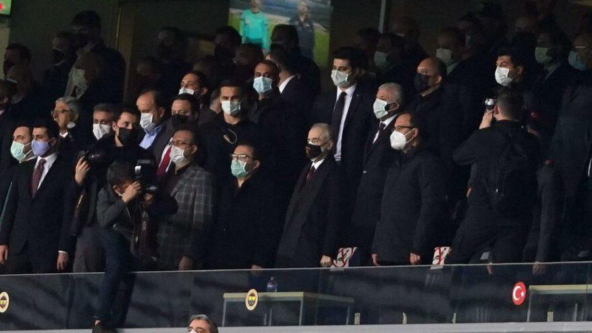 G.Saray'ın kazandığı derbi sonrası protokol karıştı! Ali Koç ile Albayrak tartıştı
