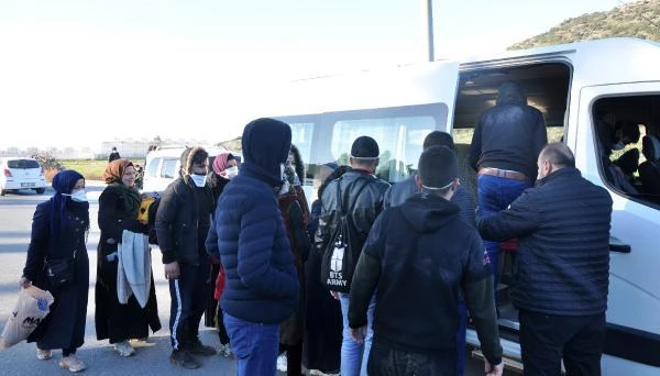 Gazipaşa'da seralarda saklanan 32 kaçak göçmen yakalandı