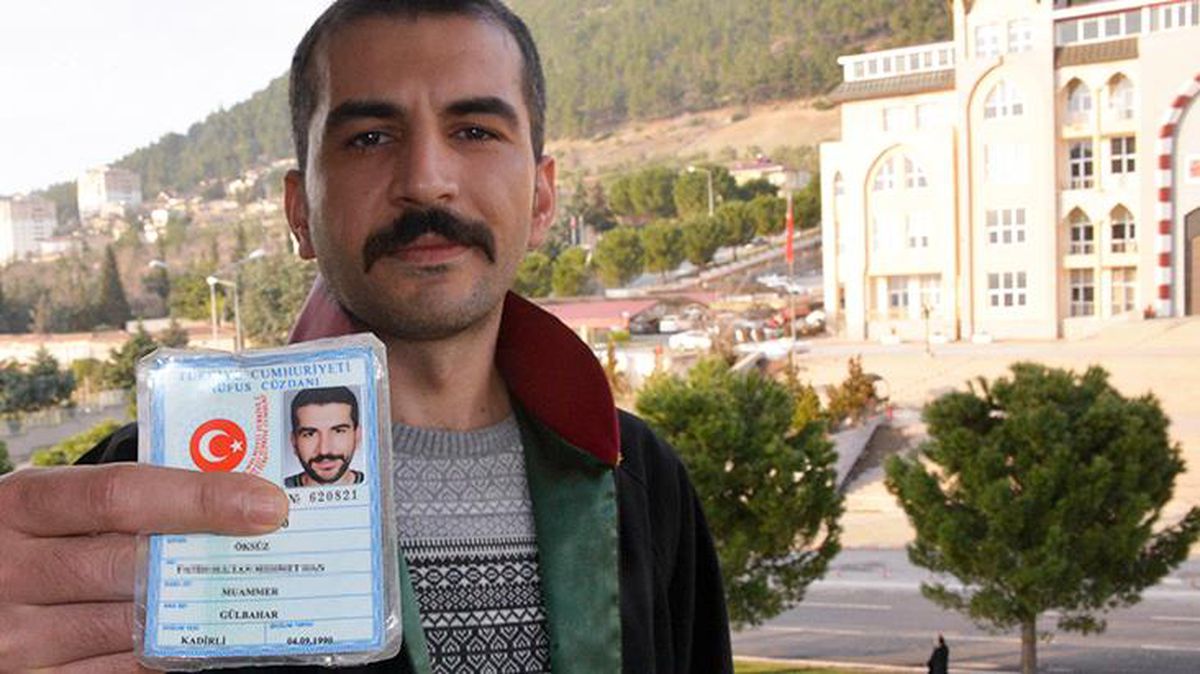 Genç adamın ismini duyan 'Gerçek mi?' diye soruyor, inanmayıp kimliğine bakıyor