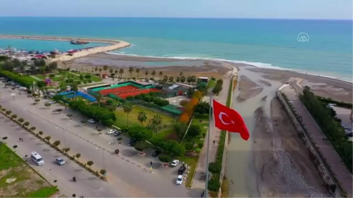 Erdemli'de öğrenciler salgının stresini sporla atıyor