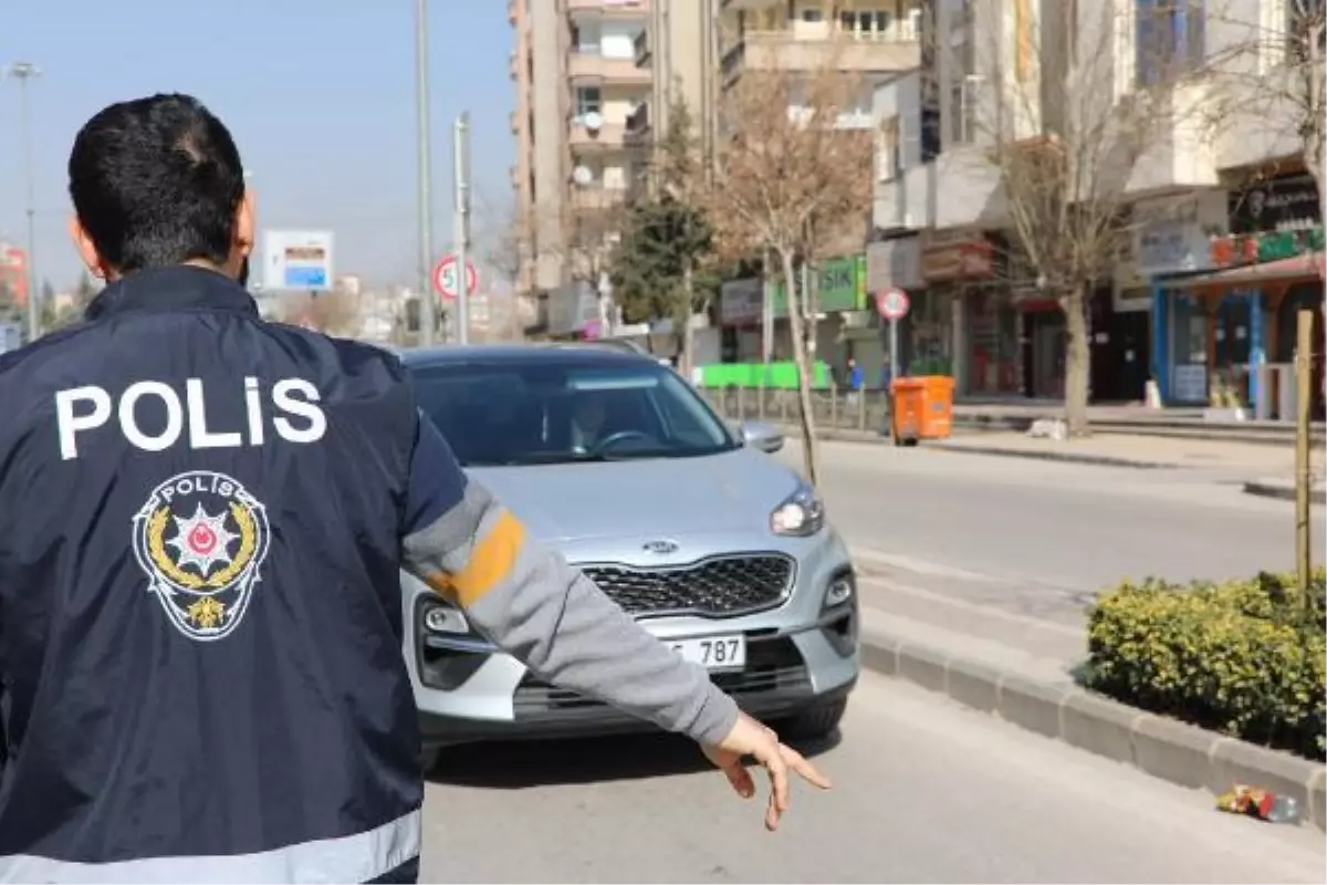 Gaziantep'te cadde ve meydanlarda kısıtlama sessizliği