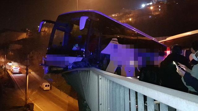 tem otoyolunda kontrolden cikan yolcu otobusu 13912350 464 o