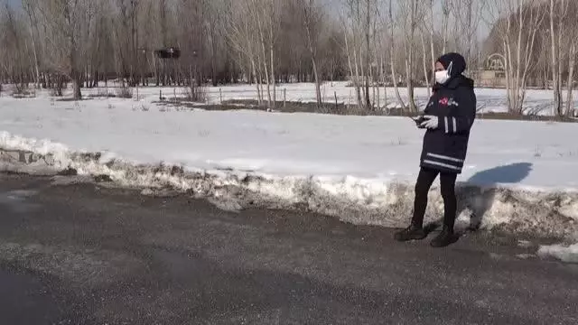 Dağlık alanda drone ile yerleri belirlenen sokak hayvanlarının bakımı yapıldı
