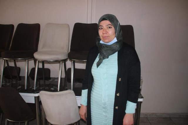 Dün geceden bu yana 28 kez sallanan Kayseri'nin Sarıoğlan ilçesinde vatandaşlar diken üstünde: Ev yıkılıyor zannediyoruz Dün geceden bu yana 28 kez sallanan Kayseri'nin Sarıoğlan ilçesinde vatandaşlar diken üstünde: Ev yıkılıyor zannediyoruz