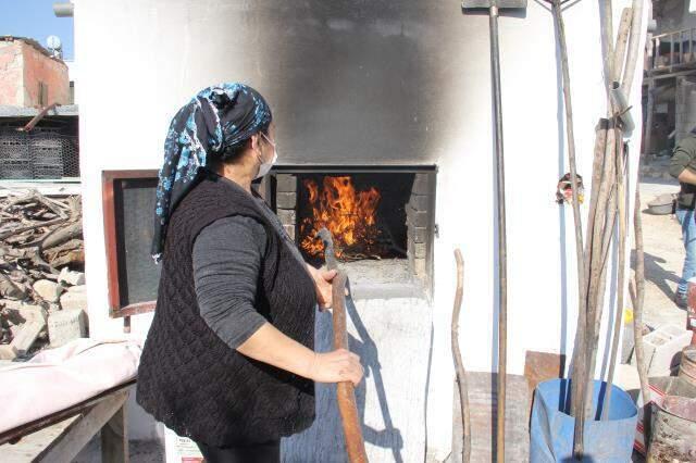 Girit Türklerinin 120 yıllık ekşi mayalı ekmeği Mersin'den Türkiye'ye açılıyor Girit Türklerinin 120 yıllık ekşi mayalı ekmeği Mersin'den Türkiye'ye açılıyor