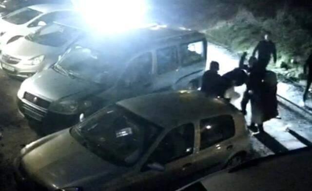 Kirayı geciktiren kadın, ev sahibi ve 6 kişi tarafından bayılana kadar dövüldü Kirayı geciktiren kadın, ev sahibi ve 6 kişi tarafından bayılana kadar dövüldü