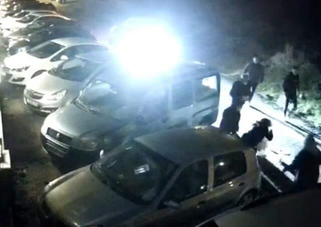 Kirayı geciktiren kadın, ev sahibi ve 6 kişi tarafından bayılana kadar dövüldü Kirayı geciktiren kadın, ev sahibi ve 6 kişi tarafından bayılana kadar dövüldü