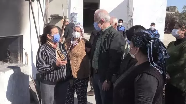 Mersin'de Girit göçmeni kadınların yaptığı ekmeğe talep artıyor Mersin'de Girit göçmeni kadınların yaptığı ekmeğe talep artıyor