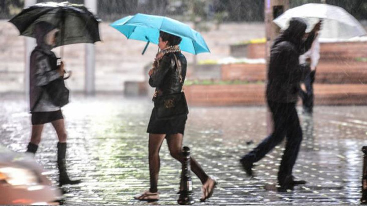 Meteoroloji'den 4 bölgeye uyarı: Şiddetli yağış ve kuvvetli fırtınaya dikkat