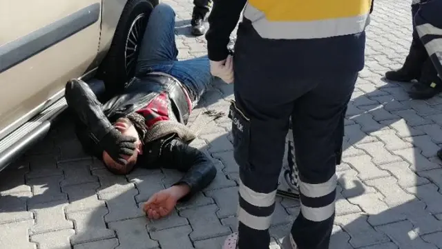 Uyanık sürücü, polis ehliyet isteyince kendisini yere attı Uyanık sürücü, polis ehliyet isteyince kendisini yere attı