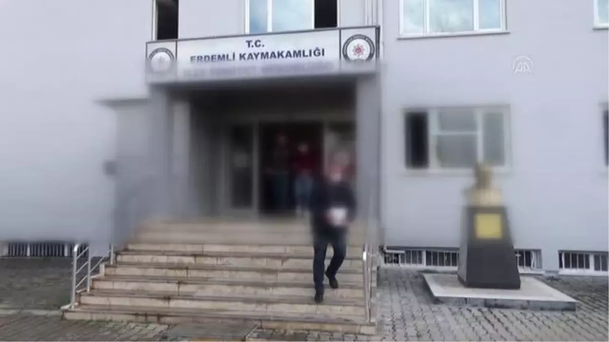 6 yıl önce bir kişiyi gasbettikleri iddiasıyla yakalanan 3 şüpheli tutuklandı