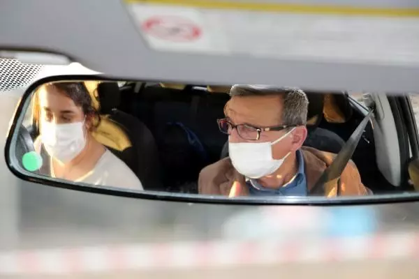 Ailesini kazada kaybetti, eğitmen olup sürücüleri yetiştirmeye başladı Ailesini kazada kaybetti, eğitmen olup sürücüleri yetiştirmeye başladı