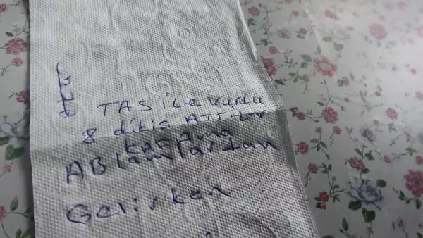 Avcılar'da konuşma ve işitme engelli kişi kafasına taşla vurularak gasp edildi Avcılar'da konuşma ve işitme engelli kişi kafasına taşla vurularak gasp edildi