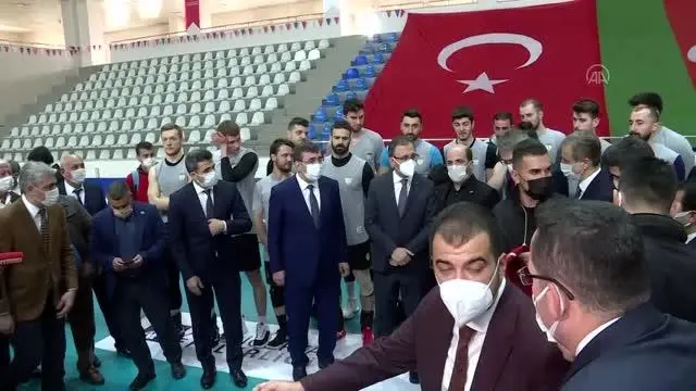 Bakan Kasapoğlu, AK Parti Bingöl Gençlik Kongresi'nde konuştu Açıklaması Bakan Kasapoğlu, AK Parti Bingöl Gençlik Kongresi'nde konuştu Açıklaması