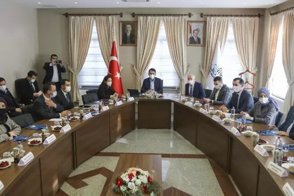 Bakan Kurum'dan Güdül'e ziyaret Bakan Kurum'dan Güdül'e ziyaret