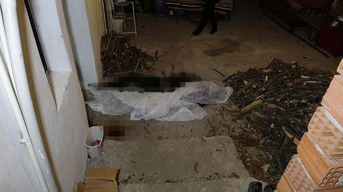 Eve ayakkabıyla girdiği için kızdığı ağabeyini bıçaklayarak öldürdü
