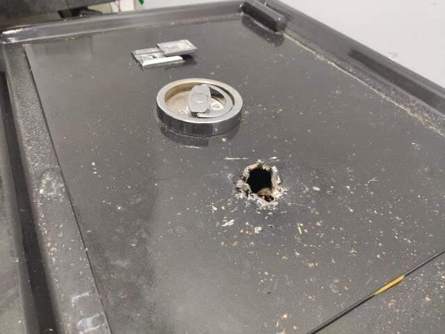 Fatih'te 1 milyon TL çaldıkları kasada 5 TL bırakıp kayıplara karıştılar