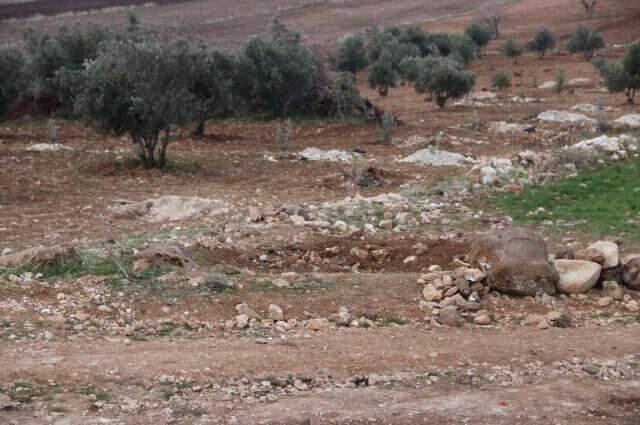 Göbeklitepe'de tarlasına metal blok yerleştirilen çiftçi: Bir helallik bile almadan ortadan kayboldular Göbeklitepe'de tarlasına metal blok yerleştirilen çiftçi: Bir helallik bile almadan ortadan kayboldular