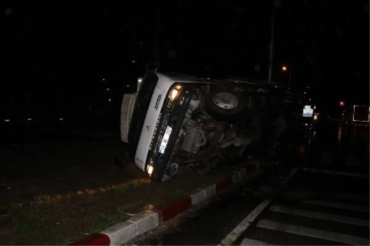 Hurdaya dönen kamyondan burnu bile kanamadan çıktı