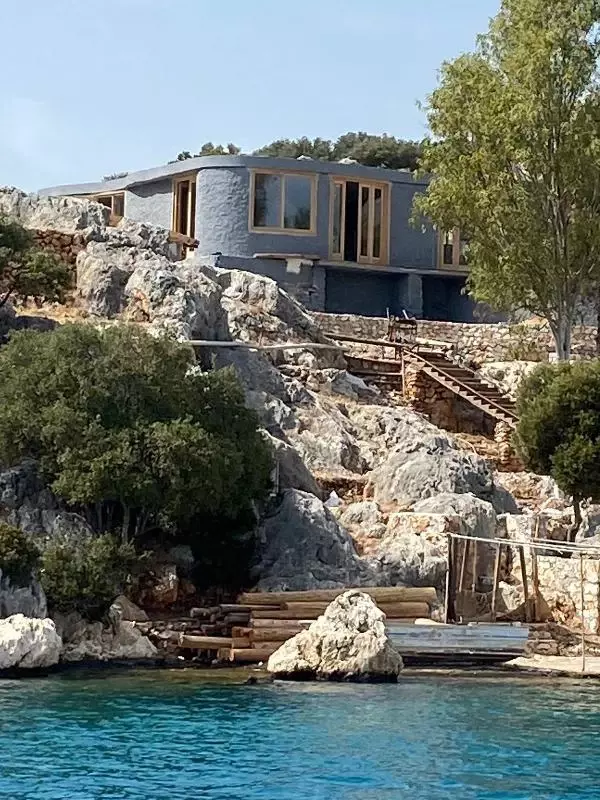 İngilizin kaçak villasının yıkımında engel kalmadı İngilizin kaçak villasının yıkımında engel kalmadı