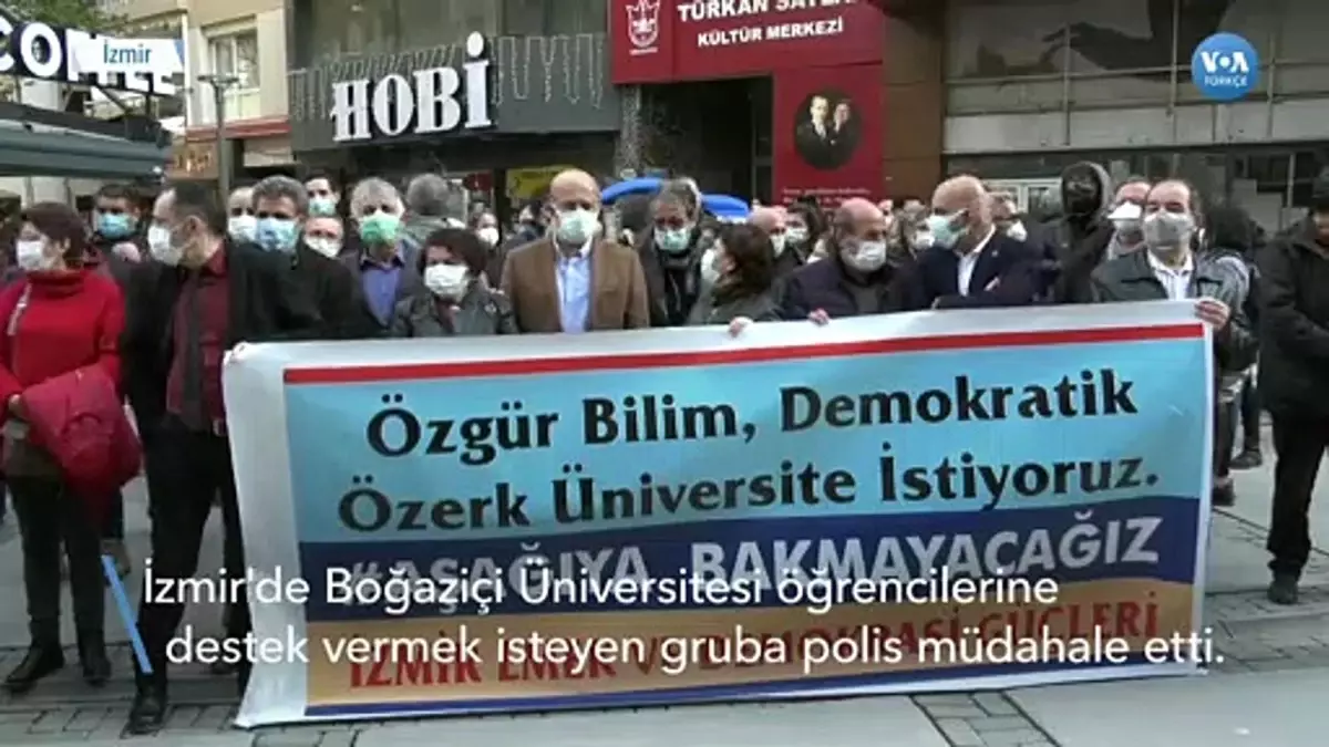 İzmir'de Boğaziçi'ne Destek Eylemine Polis Müdahalesi