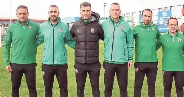Karşıyaka'da İbrahim Cezayir sahaya indi Karşıyaka'da İbrahim Cezayir sahaya indi