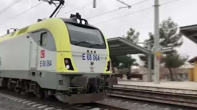 Konya-Karaman Hızlı Tren Hattı'ndaki test sürüşleri 15 Mart'a kadar sürecek Konya-Karaman Hızlı Tren Hattı'ndaki test sürüşleri 15 Mart'a kadar sürecek
