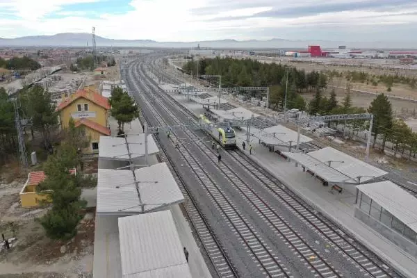 Konya-Karaman Hızlı Tren Hattı'ndaki test sürüşleri 15 Mart'a kadar sürecek Konya-Karaman Hızlı Tren Hattı'ndaki test sürüşleri 15 Mart'a kadar sürecek