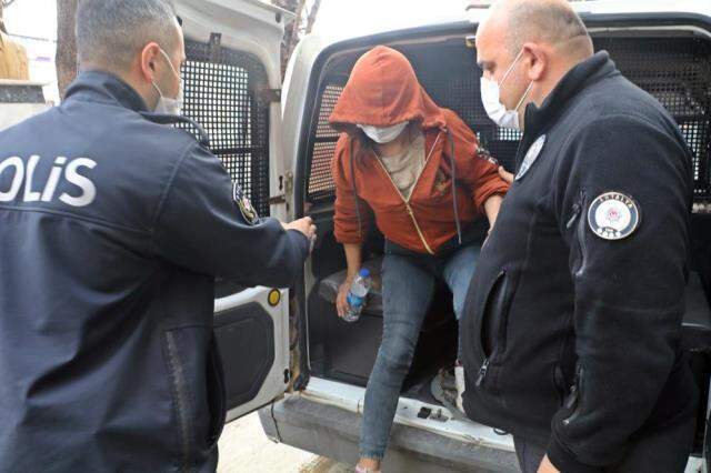 'Krize girdim' yalanıyla sürücüleri gasp eden sevgililer, kovalamaca sonunda yakalandı