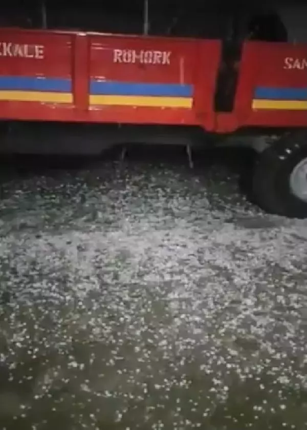 Malkara'da 20 dakika etkili olan dolu, ekili arazilere zarar verdi