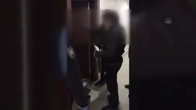Mersin merkezli 3 ildeki fuhuş operasyonunda yakalanan 27 şüpheliden 8'i tutuklandı Mersin merkezli 3 ildeki fuhuş operasyonunda yakalanan 27 şüpheliden 8'i tutuklandı