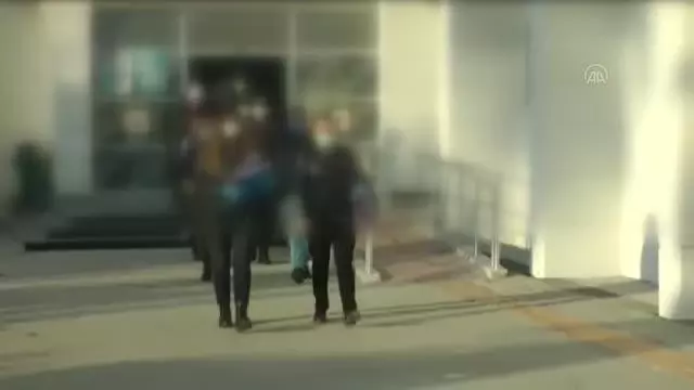 Mersin merkezli 3 ildeki fuhuş operasyonunda yakalanan 27 şüpheliden 8'i tutuklandı Mersin merkezli 3 ildeki fuhuş operasyonunda yakalanan 27 şüpheliden 8'i tutuklandı