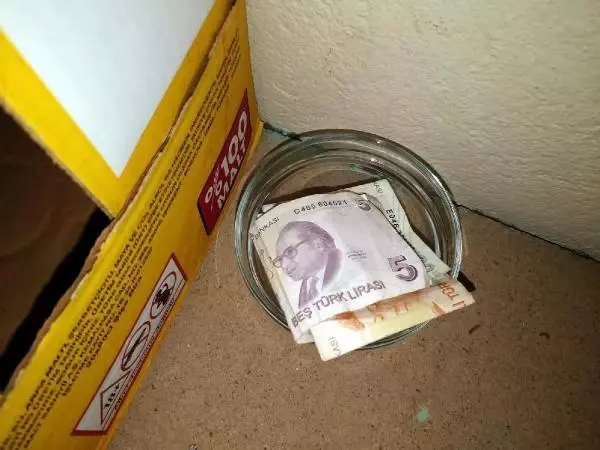 Ofiste kumar oynarken yakalanan 5 kişiye toplam 15 bin 750 lira ceza Ofiste kumar oynarken yakalanan 5 kişiye toplam 15 bin 750 lira ceza