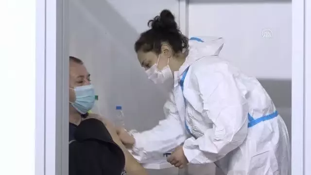 Sırbistan, Kovid-19 aşısının ikinci doz uygulamasına başladı