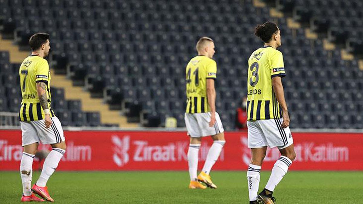 Son Dakika: Başakşehir'e uzatmalarda 2-1 yenilen Fenerbahçe, kupaya veda etti