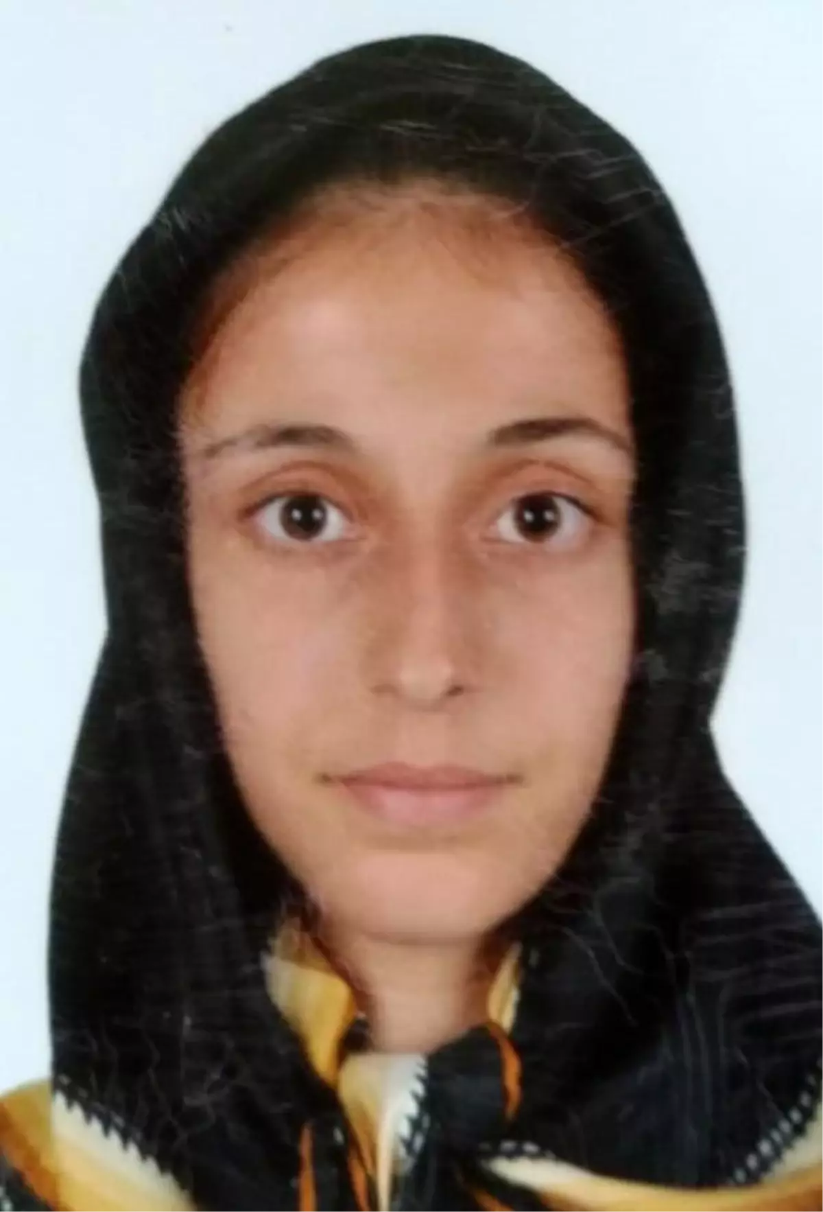 Ailesi uyurken evden çıkan Esra'dan 6 gündür haber alınamıyor