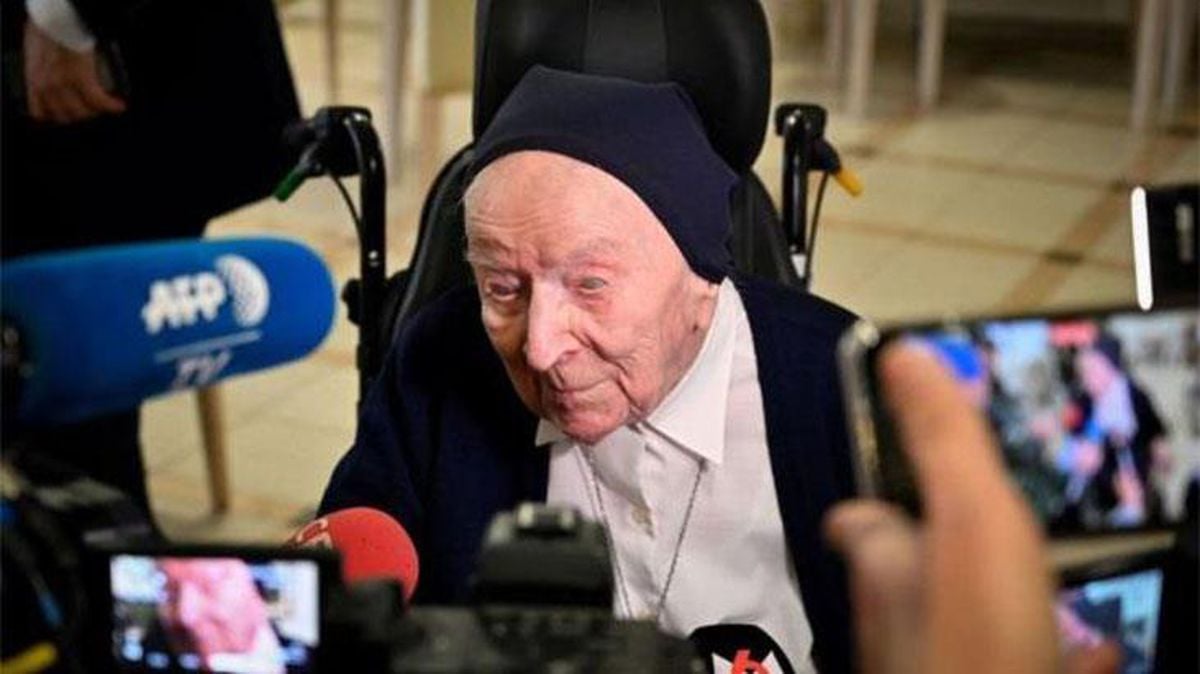 Avrupa'nın en yaşlı insanı, belirtisiz atlattığı koronavirüsle ölüme meydan okudu