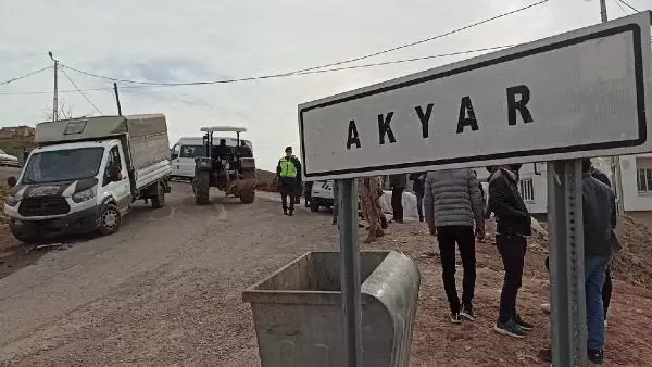 Batman'da, hafif ticari araç ile kamyonet çarpıştı: 5 yaralı