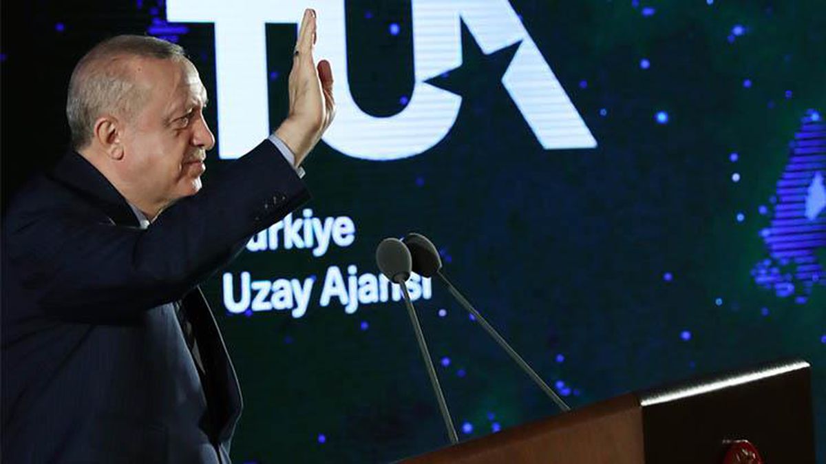 Cumhurbaşkanı sordu, kullanıcılar sosyal medyada gündem yaptı: İşte uzaya gönderilecek Türk için önerilen isimler