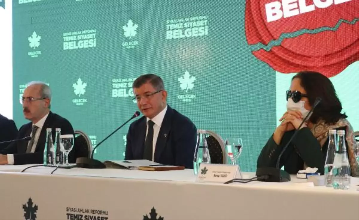 Davutoğlu, hazırladıkları 'Temiz Siyaset Belgesi'ni tanıttı
