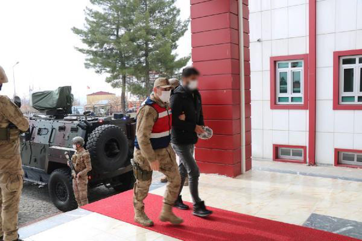 Son dakika haberi... Diyarbakır'daki 'Narko-Terör Tırpan-2' operasyonunda 7 tutuklama
