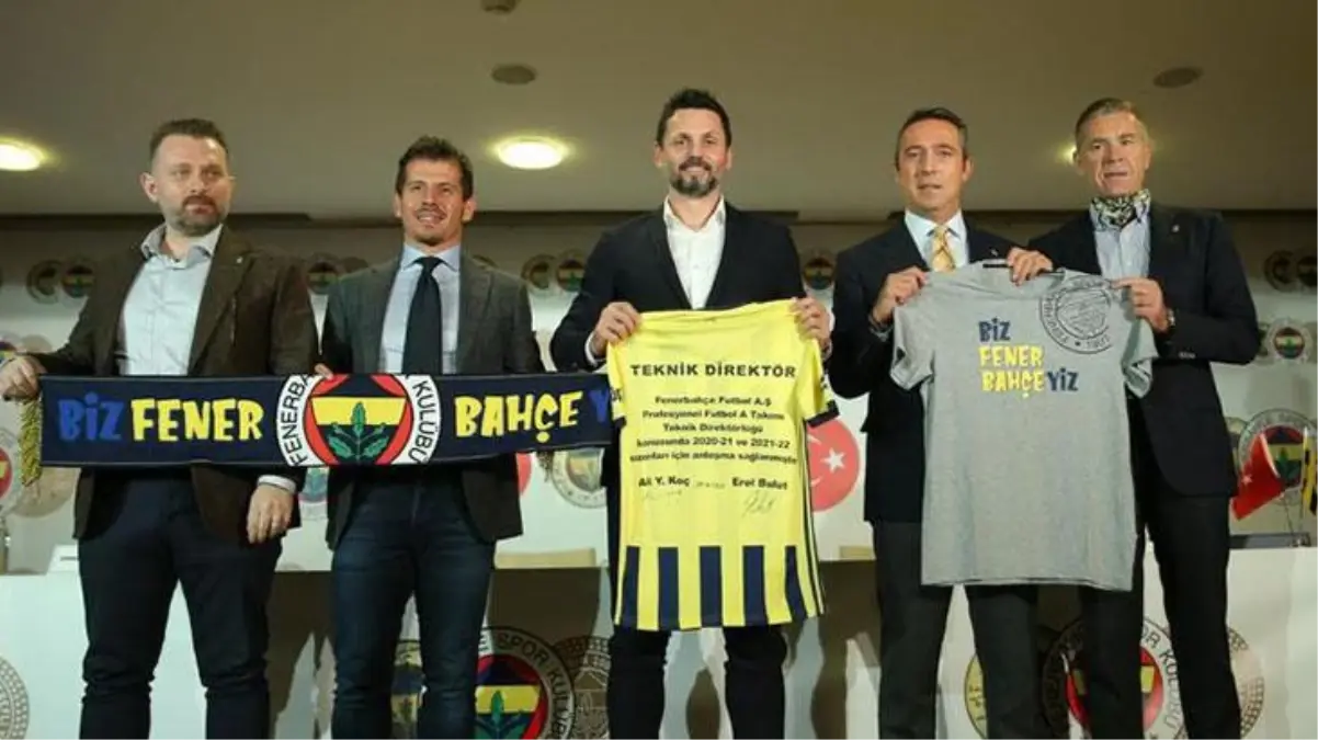 Fenerbahçe kupadan elendi! Taraftarlar, yenilginin faturasını tek bir isme çıkardı