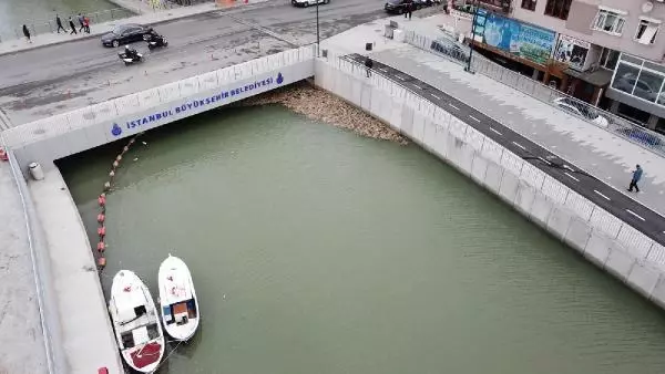 (Havadan fotoğrafla) Kurbağalıdere'de su tekrar bulanıklaştı, çöpler birikti (Havadan fotoğrafla) Kurbağalıdere'de su tekrar bulanıklaştı, çöpler birikti