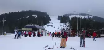 Ilgaz Dağı: KASTAMONU - Ilgaz Dağı Kayak Merkezi'nde yarıyıl tatilinde yoğunluk yaşanıyor Ilgaz Dağı: KASTAMONU - Ilgaz Dağı Kayak Merkezi'nde yarıyıl tatilinde yoğunluk yaşanıyor