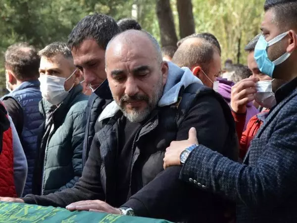Katliam gibi kazada ölen 6 kişiden geriye, mutluluk fotoğrafları kaldı (3) Katliam gibi kazada ölen 6 kişiden geriye, mutluluk fotoğrafları kaldı (3)